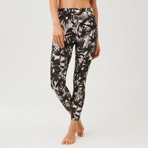 Lou & Grey Form Palm Leggings - High Impact